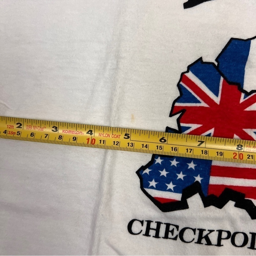 Vintage Berlin Checkpoint Charlie t-shirt graphic tee - Picture 8 of 9